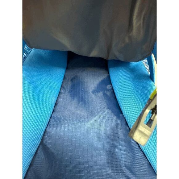 Ozark‎ Trail 13 Ltr Larimore Hydration Pack with 2-Liter Reservoir, Blue - Picture 6 of 7